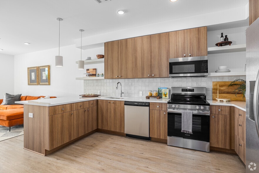 1BR, 1BA - 663SF - Kitchen - The E at 1016 NW 67th Street
