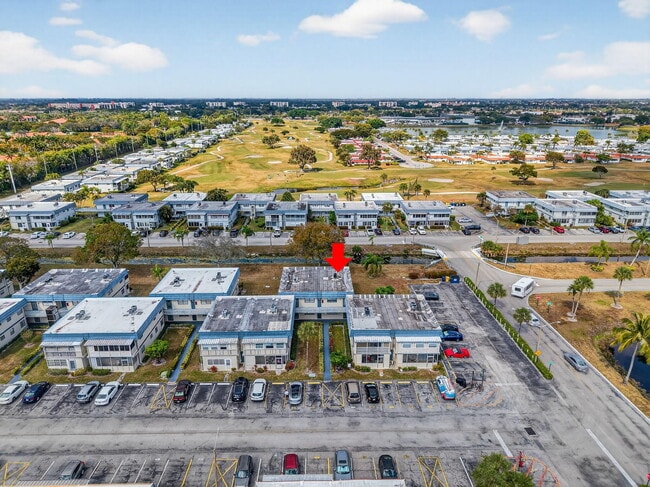 Building Photo - 195 Brittany F