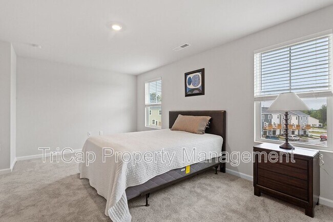 Building Photo - 1721 Chirping Trl