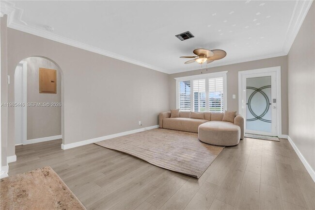 Building Photo - 211 SE 1st Terrace