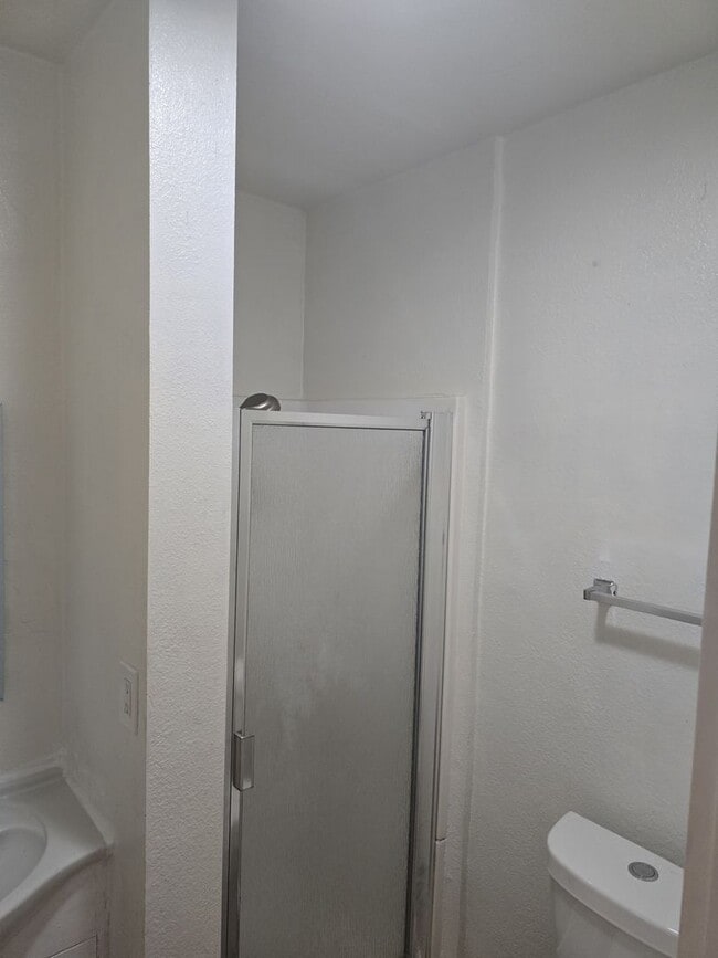 Building Photo - Rental in Long Beach
