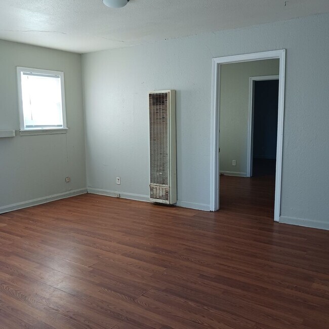 Building Photo - 1405 SW 12th Ave