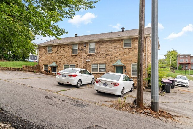 Building Photo - 211 N 5th St