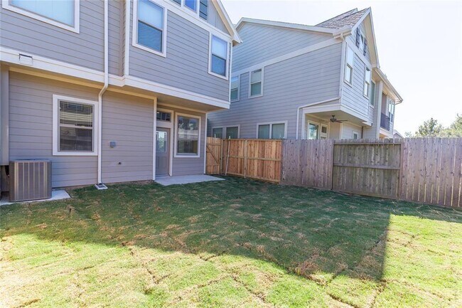 Building Photo - 5546 Sallow Bay Ln