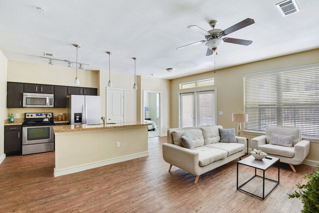 Building Photo - The District at SoCo