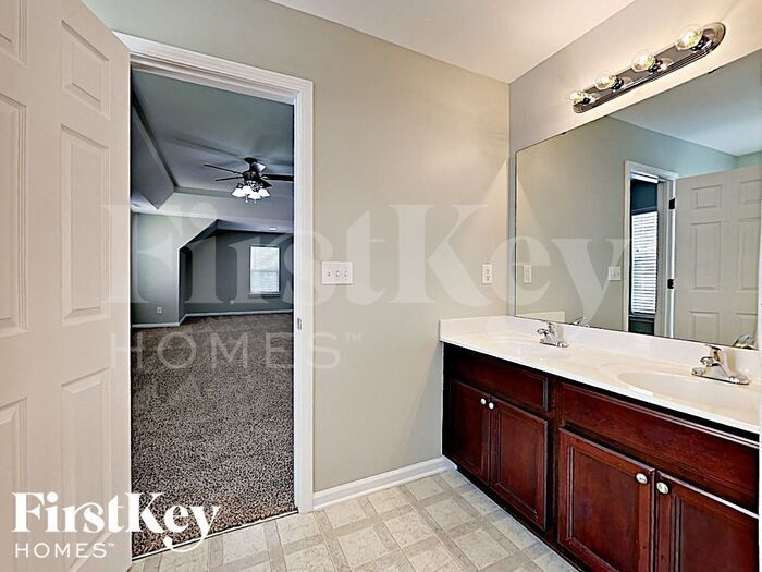 Building Photo - 5718 Parkstone Drive