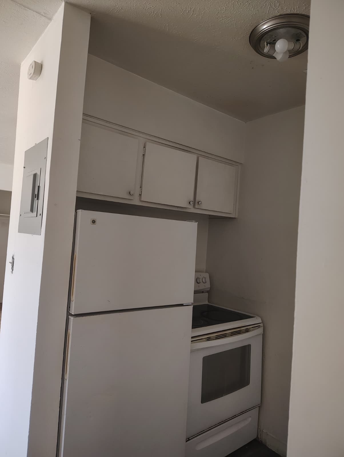 Building Photo - 3265 W 143rd St