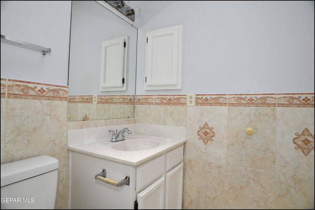 Building Photo - 12496 Sombra Fuerte Dr