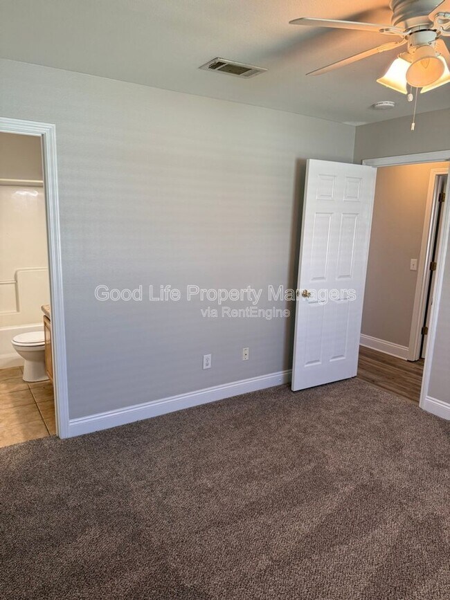 Building Photo - 8458 Chisholm Rd