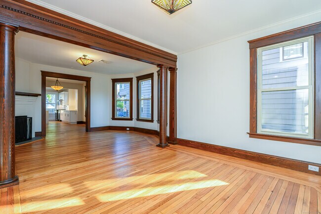 Building Photo - 27 Hubinger St