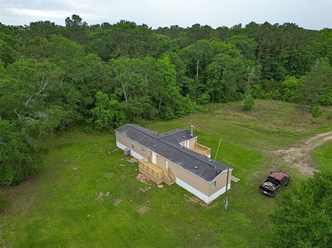 Building Photo - 8856 Greenwood Dr