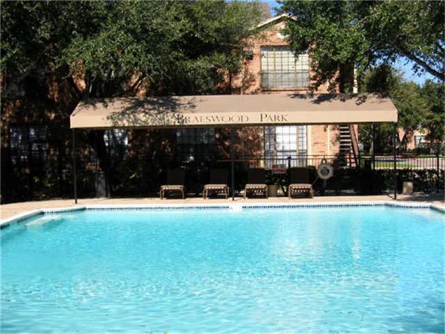 Building Photo - 2255 Braeswood Park Dr
