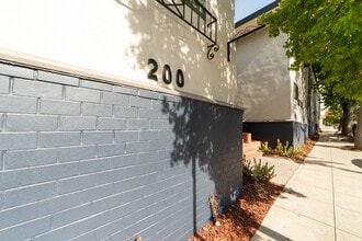 Building Photo - NEW 200 East 15th Street
