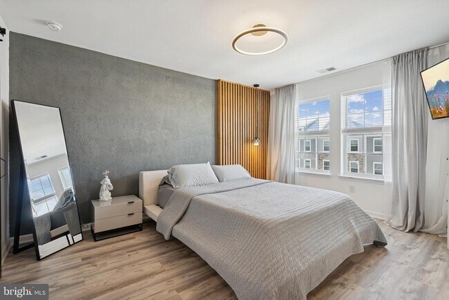 Building Photo - 12 Palermo Ln