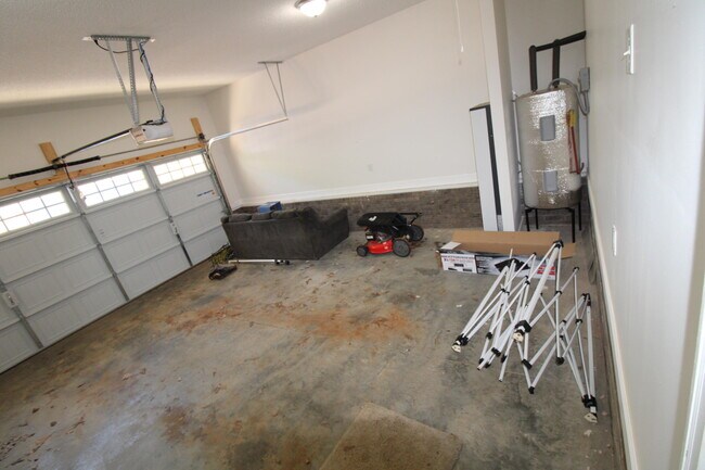 Building Photo - 2280 Equinox Ave