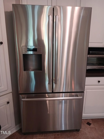 Building Photo - Room in Condo on Springfork Dr