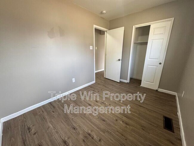 Building Photo - 1630 Kay Dr