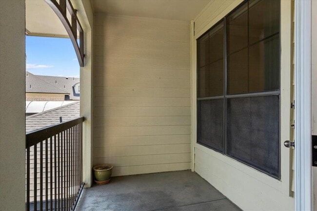 Building Photo - 7701 Rialto Blvd