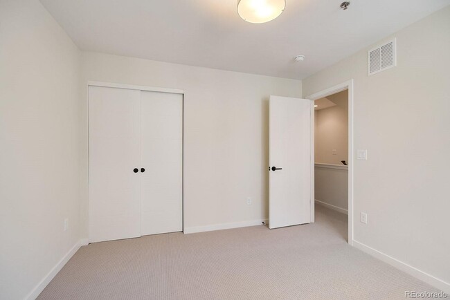 Building Photo - You’ll fall in LOVE with the VIEW! Convenient Location!