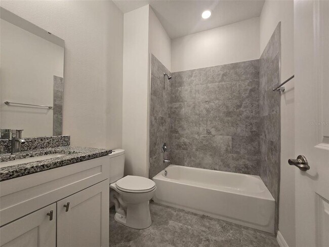 Building Photo - 546 Imperial Pl
