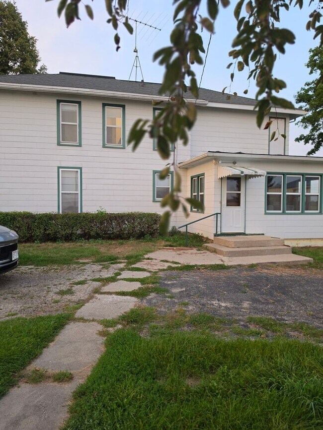 Building Photo - W11819 Moriah Rd