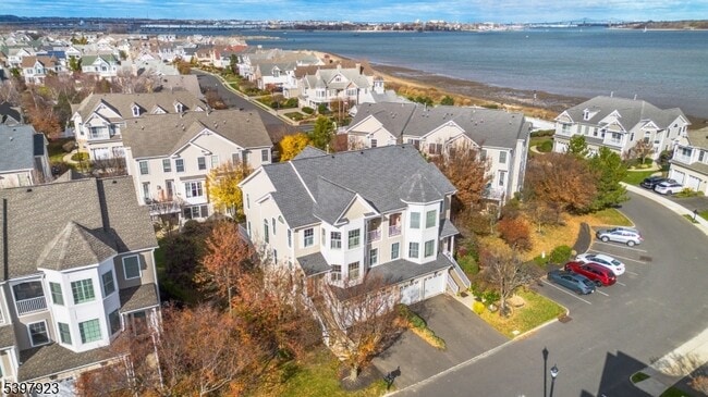 Building Photo - 43 S Shore Dr