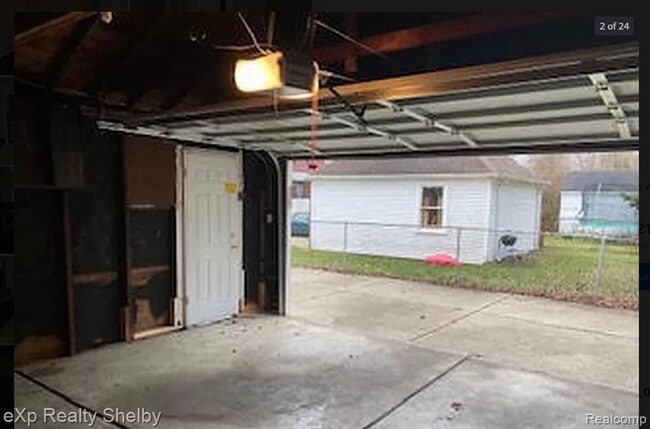 Building Photo - 3865 Grayton St