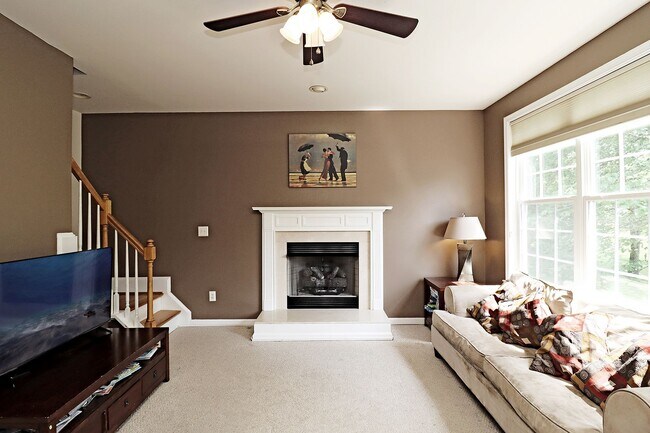Building Photo - Pet-Friendly N. Albemarle Home With Fenced...