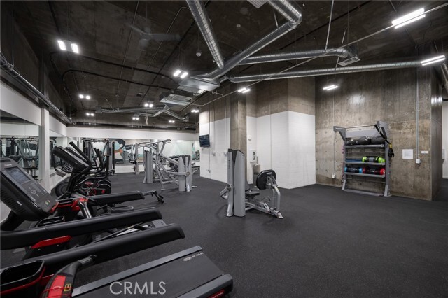 Building Photo - 709 E Walnut St