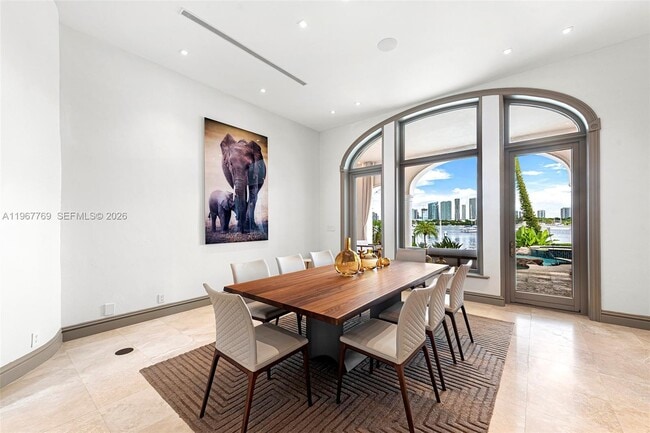 Building Photo - 432 S Hibiscus Dr