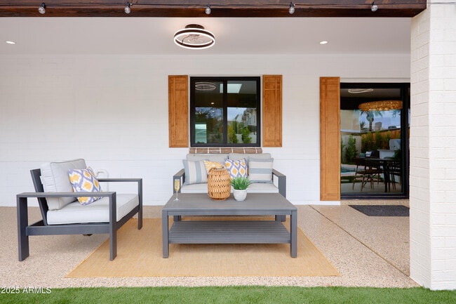 Building Photo - 7320 E Latham St