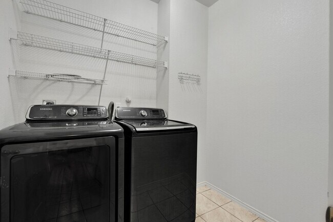 Building Photo - 26803 Sparrow Ridge