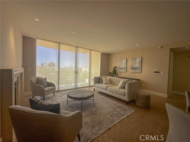 Building Photo - 5068 Scholarship