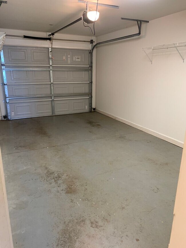 Building Photo - 914 Brawley School Rd