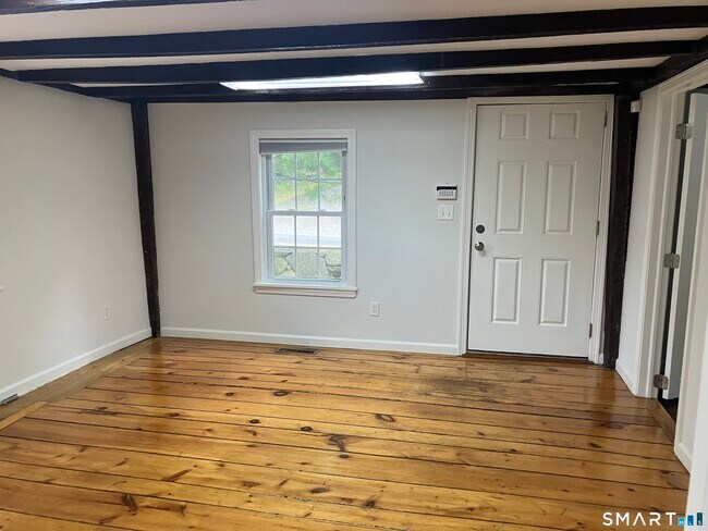 Building Photo - 490 Danbury Rd