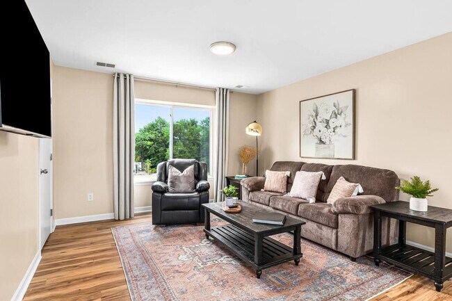 Building Photo - 18308 Mesle St