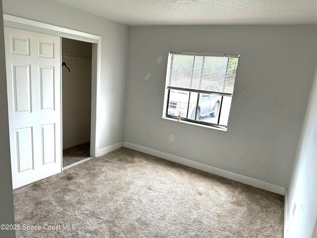 Building Photo - 165 San Juan Cir