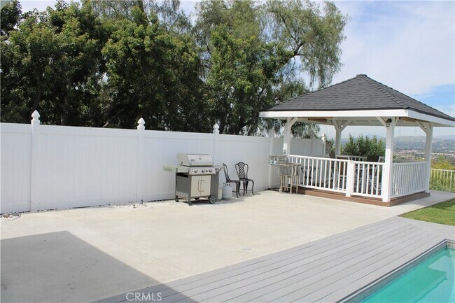 Building Photo - 761 W Country Hills Dr