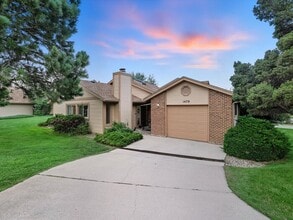 Building Photo - 1470 Vondelpark Dr