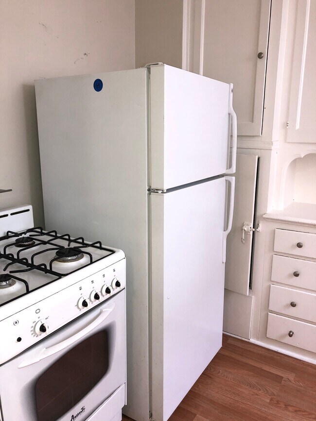 Building Photo - 2340 Pacific Ave