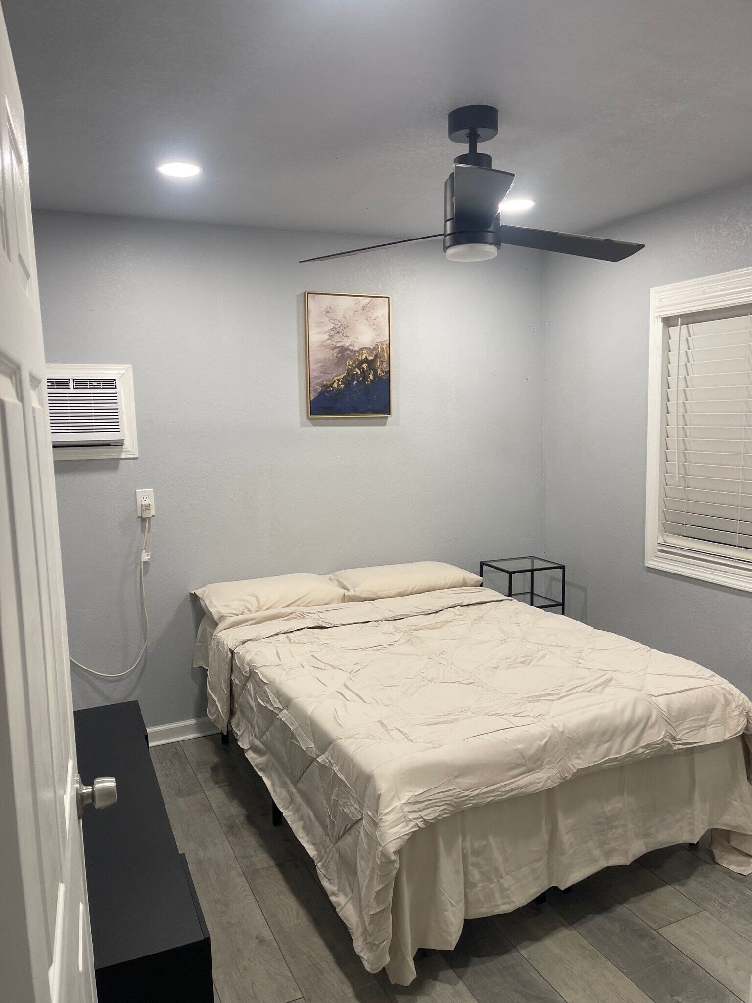 Building Photo - 2529 Crommelin Ave