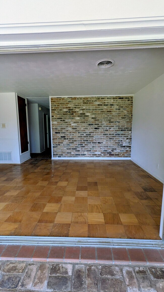 Building Photo - 3410 Plymouth Pl