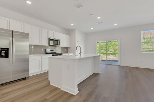 Building Photo - 170 Millbrook Dr