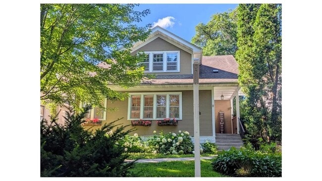 Building Photo - 2048 Portland Ave