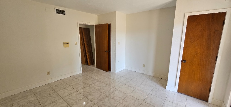 Building Photo - 181 Palm View Ct