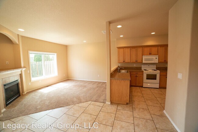 Building Photo - 3 br, 2.5 bath House - 875 NW 1ST AVE