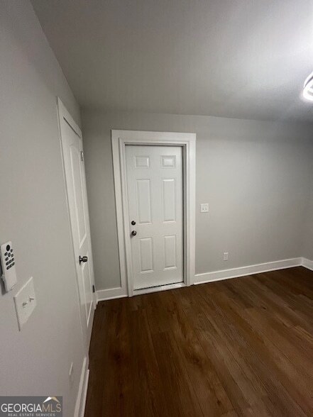 Building Photo - 635 Birchwood Ln SW