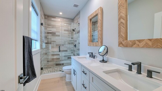 Building Photo - 6223 Winchester Ave