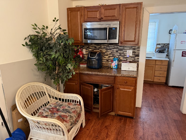 Building Photo - 3220 Brightwood Ave