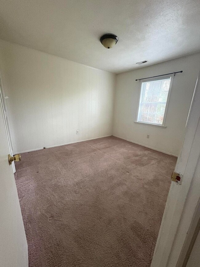 Building Photo - 1280 Ascot Park